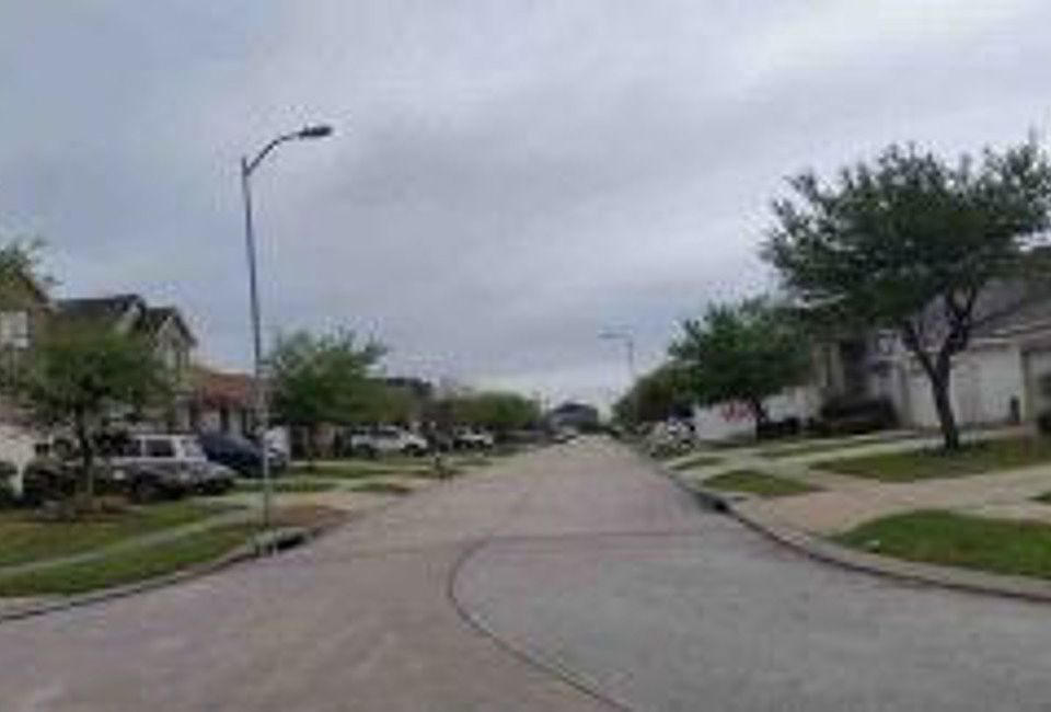 Exterior Neighborhood (street photo)