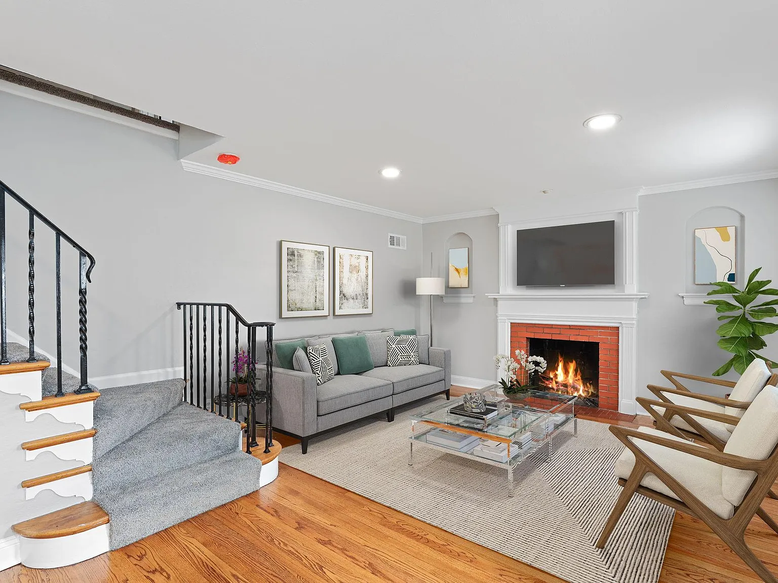 4 bed, 1367 sqft, $2,595 — Photo 4
