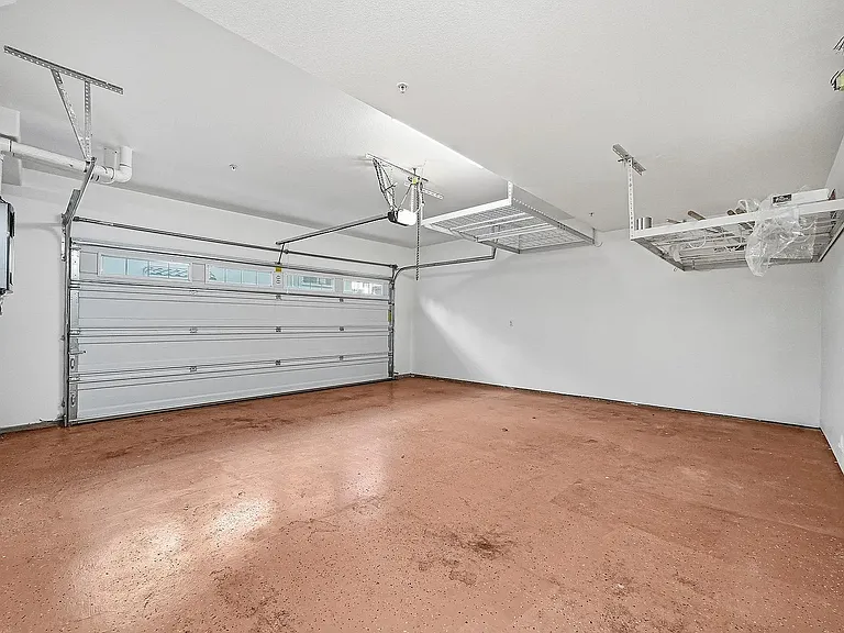 39861 Pelton Ter — Photo 34