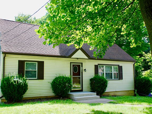 4 bedroom and 2 full bath Cape Cod in Webster Schools
