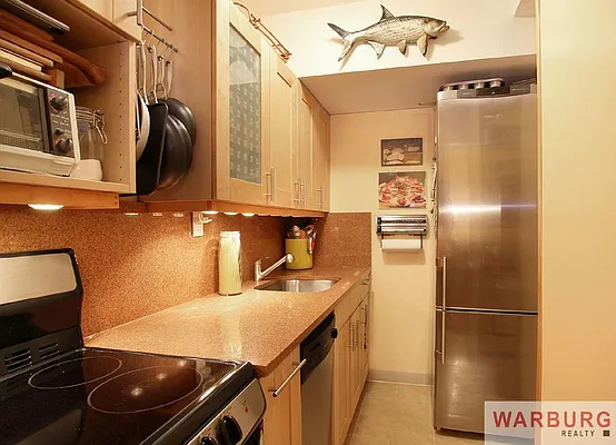 Sold by Warburg | media 11