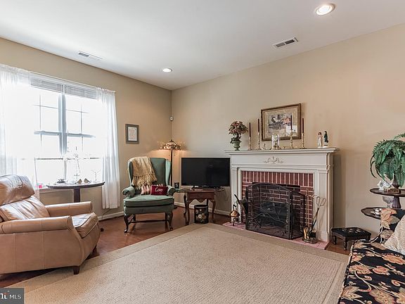 4th image of 15119 Sunflower Dr