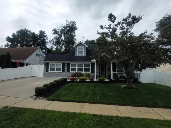 22 Indian Crk, Levittown, PA 19057