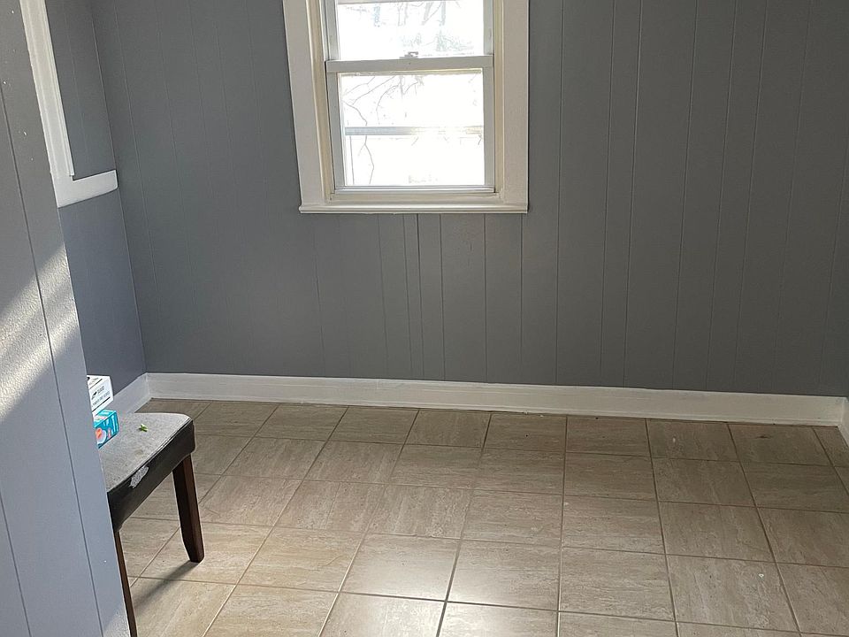 2nd image of 576 4th Ave Floor 2