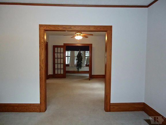 5th image of 1015 Lake Ave