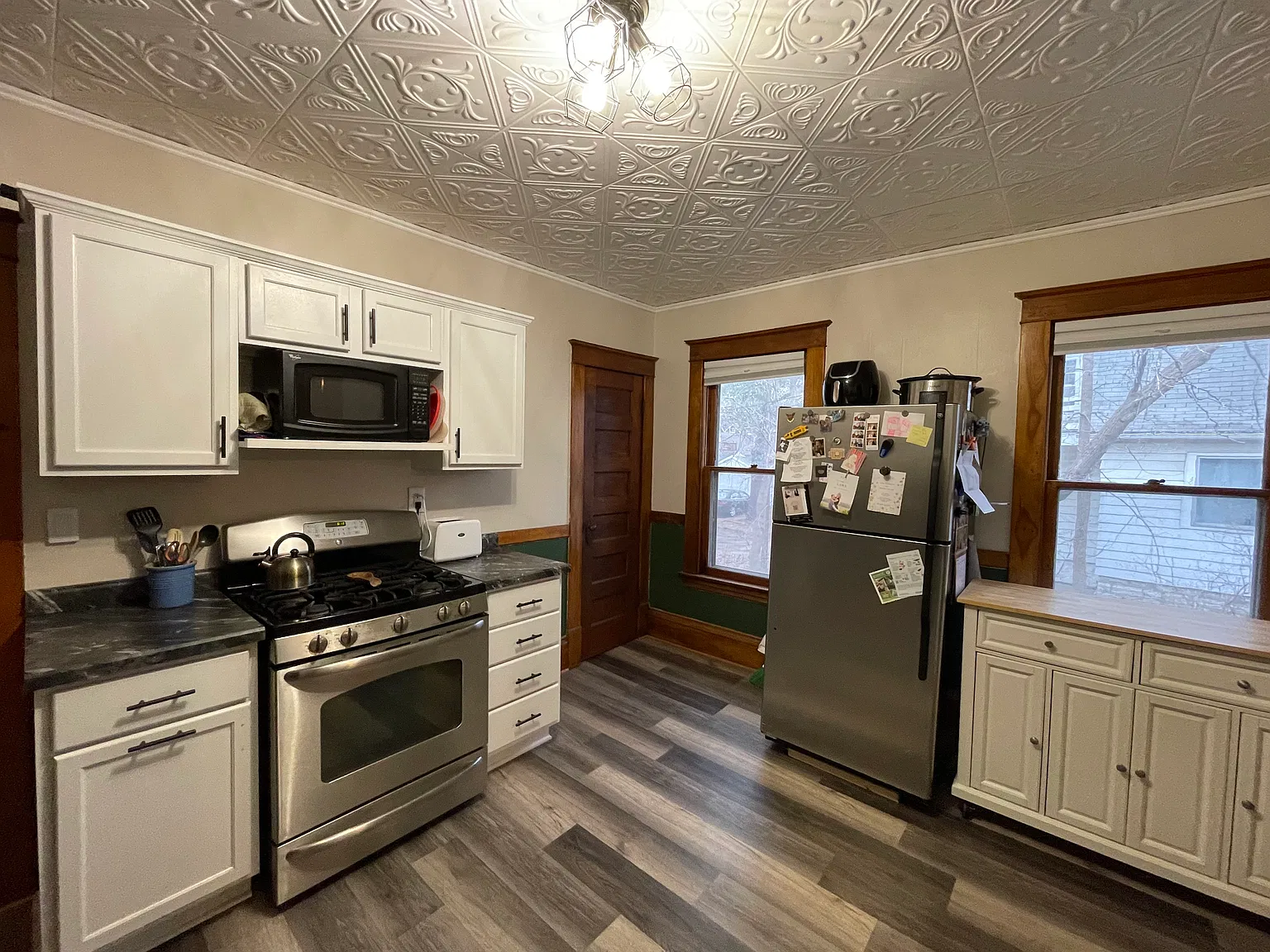 3 bed, 1200 sqft, $2,100 — Photo 3