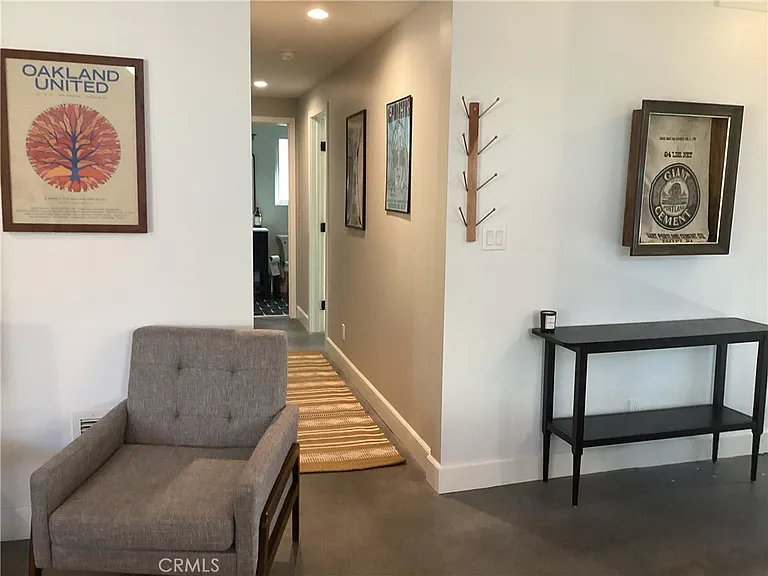 233 Almon Dr — Photo 8