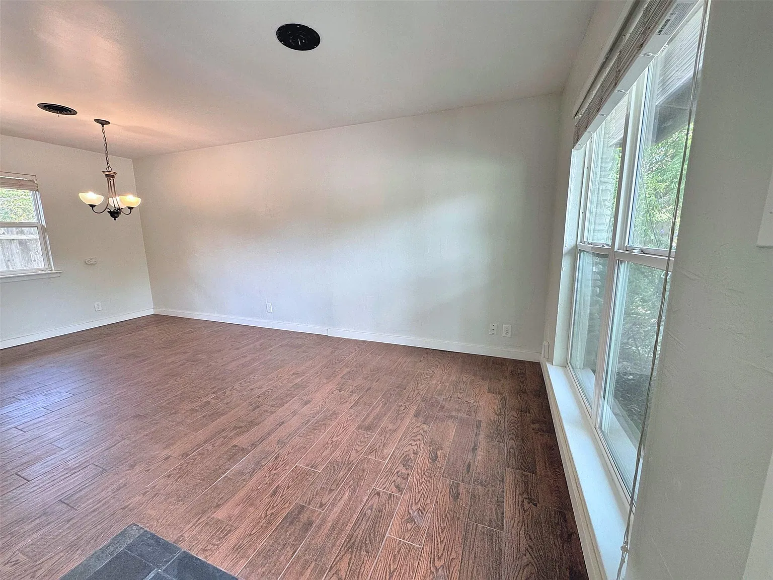 2 bed, 1.0 bath, 707 sqft, $1,750 — Photo 2
