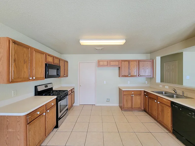 21807 Aspen Mist Ln — Photo 13