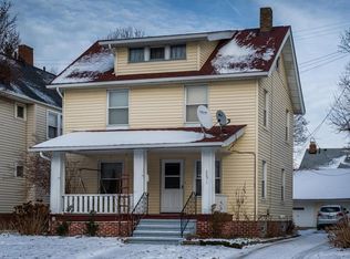 2071 Wascana Ave, Lakewood, OH