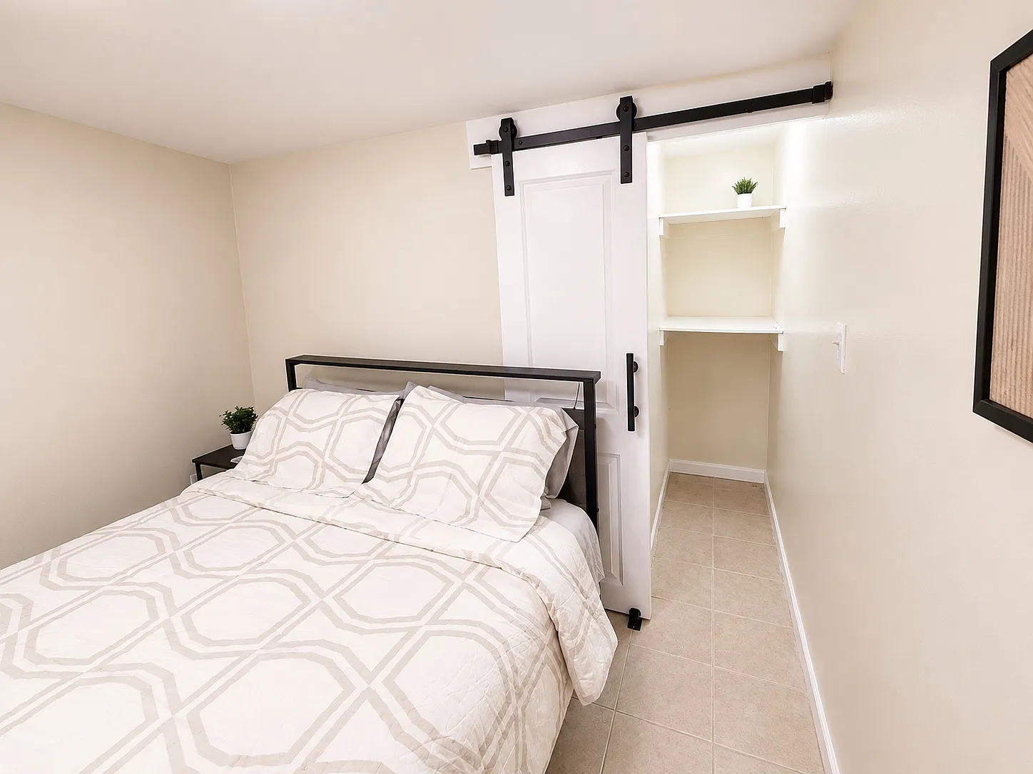 2 bed, 640 sqft, $2,500 — Photo 2