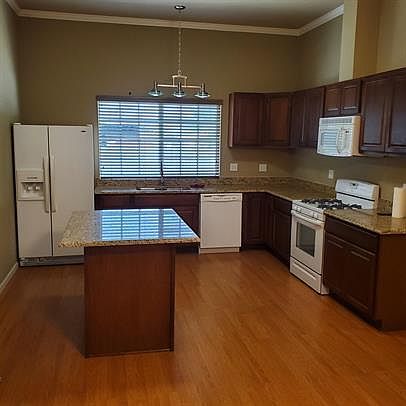 4th image of 44214 E St
