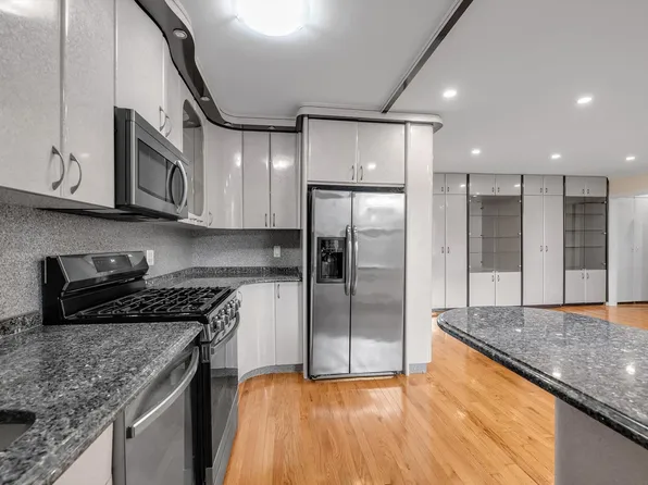 65-35 Yellowstone Boulevard image 6 of 10