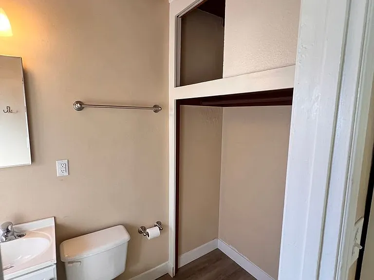1924-1938 Florida Ct — Photo 10