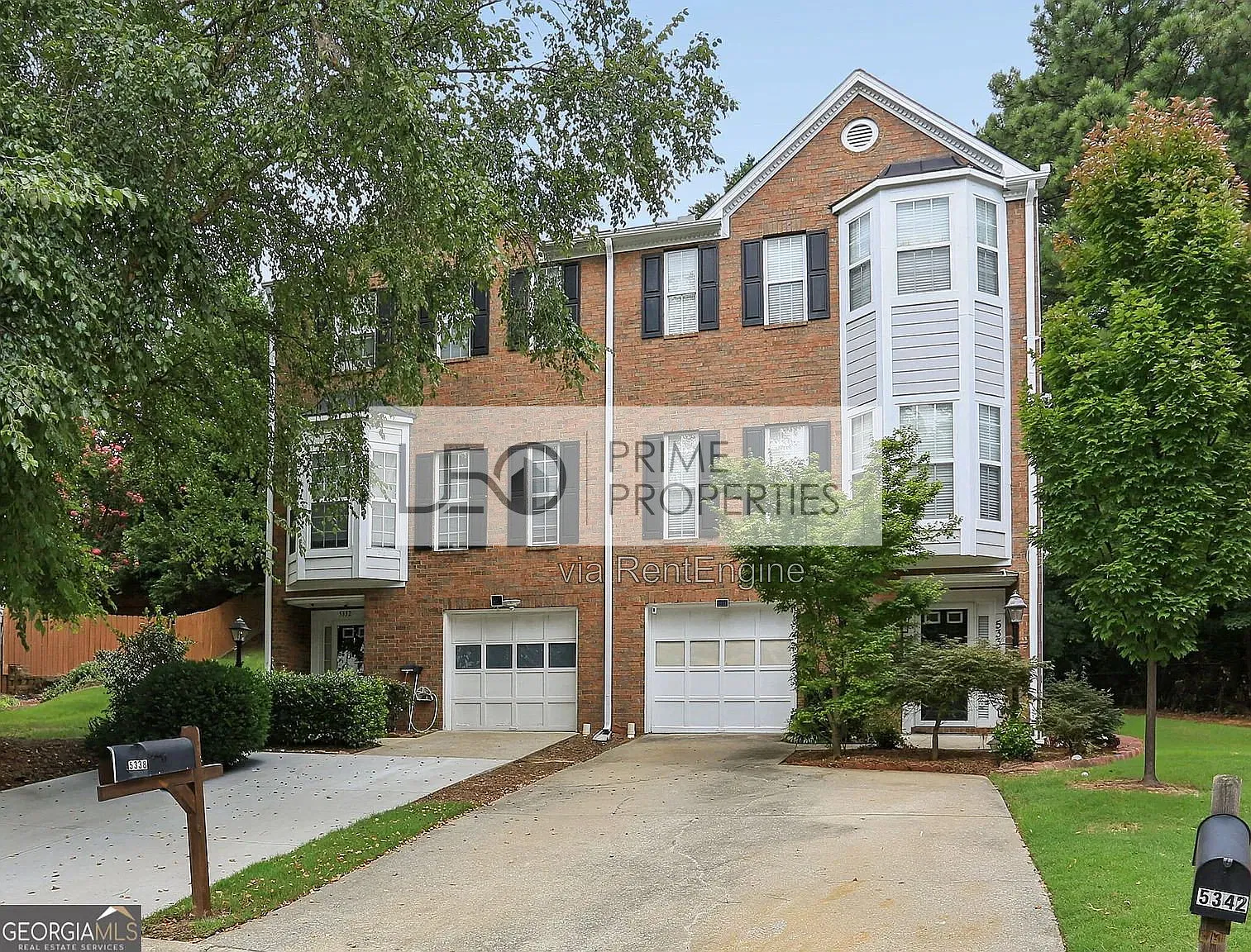 3 bed, 3.5 bath, 1980 sqft, $2,095 — Photo 2