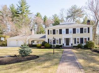 5 Huntingdon Rd, Lynnfield, MA 01940