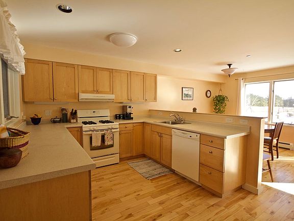 Spacious Kitchen