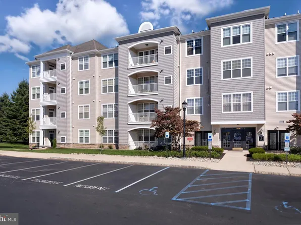 313 Masterson Ct, Ewing, NJ 08618