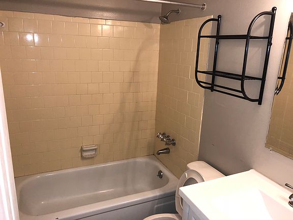 3rd image of 103 Stakley Dr