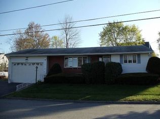 35 Lorenzo Cir, Methuen, MA 01844