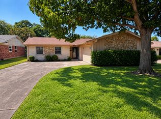 8945 Flicker Ln, Dallas, TX 75238