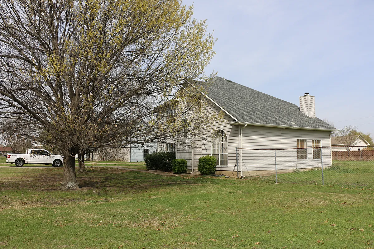 Building Photo - 9513 Western Trl