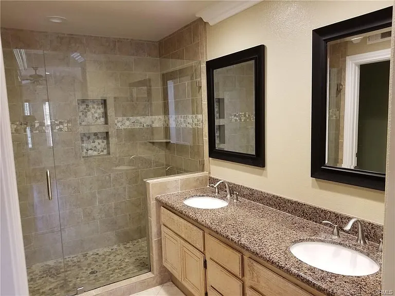 415 Townsquare Ln #225 — Photo 16