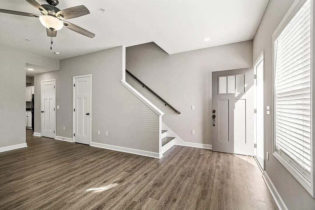 2 bed, 2.5 bath, 1100 sqft, $1,350 — Photo 3