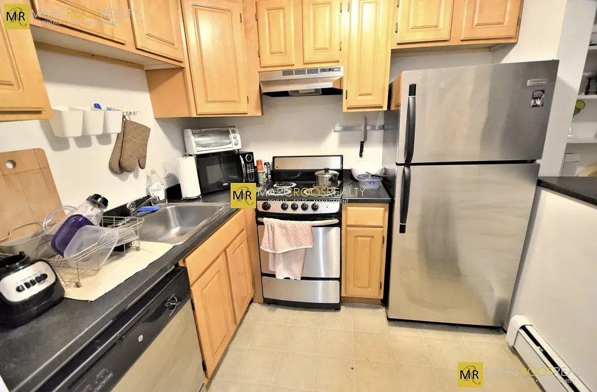 Building Photo - 587X Beacon St #B