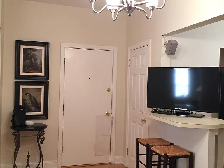 16 Royce Rd #6 — Photo 3