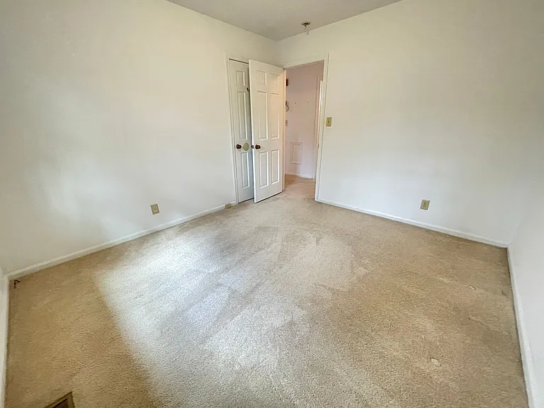 106 Downing Ct — Photo 23