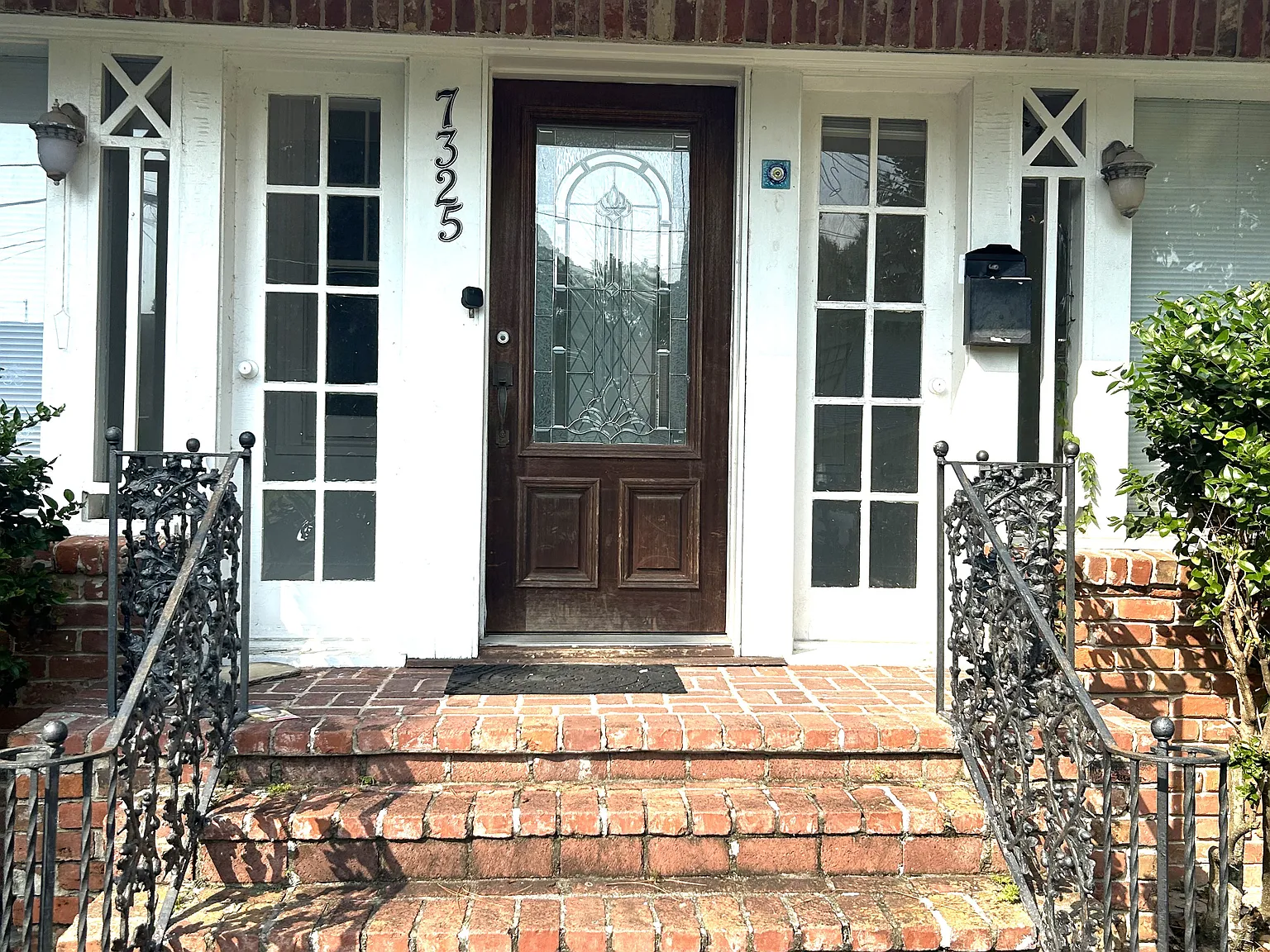 4 bed, 2500 sqft, $2,250 — Photo 2