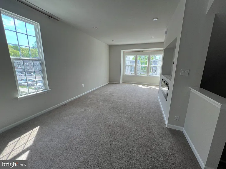 526 River Rd — Photo 11