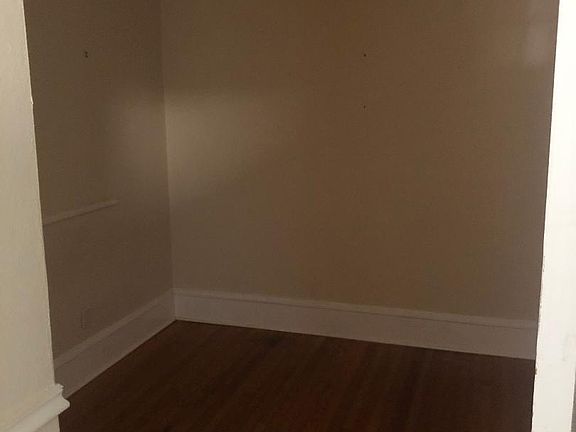 3rd image of 2070 McGregor Blvd #C