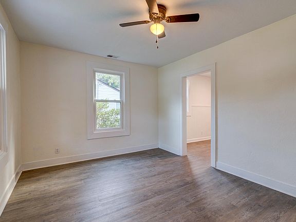 3rd image of 2657 Oregon Ave
