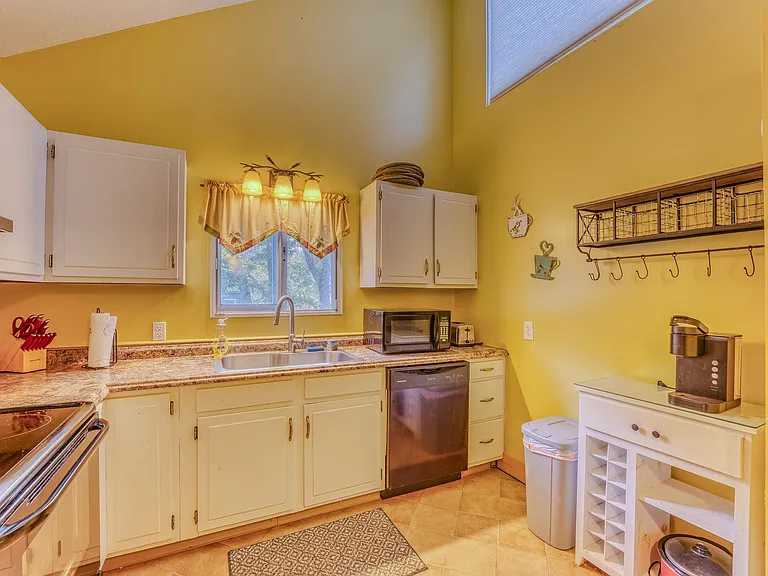 28 Condo Rd #1 — Photo 12