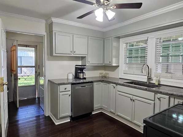 512 Linden St, Scottsboro, AL 35768