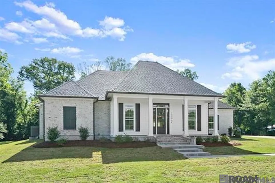 4 bed, 2699 sqft, $5,000 — Photo 2
