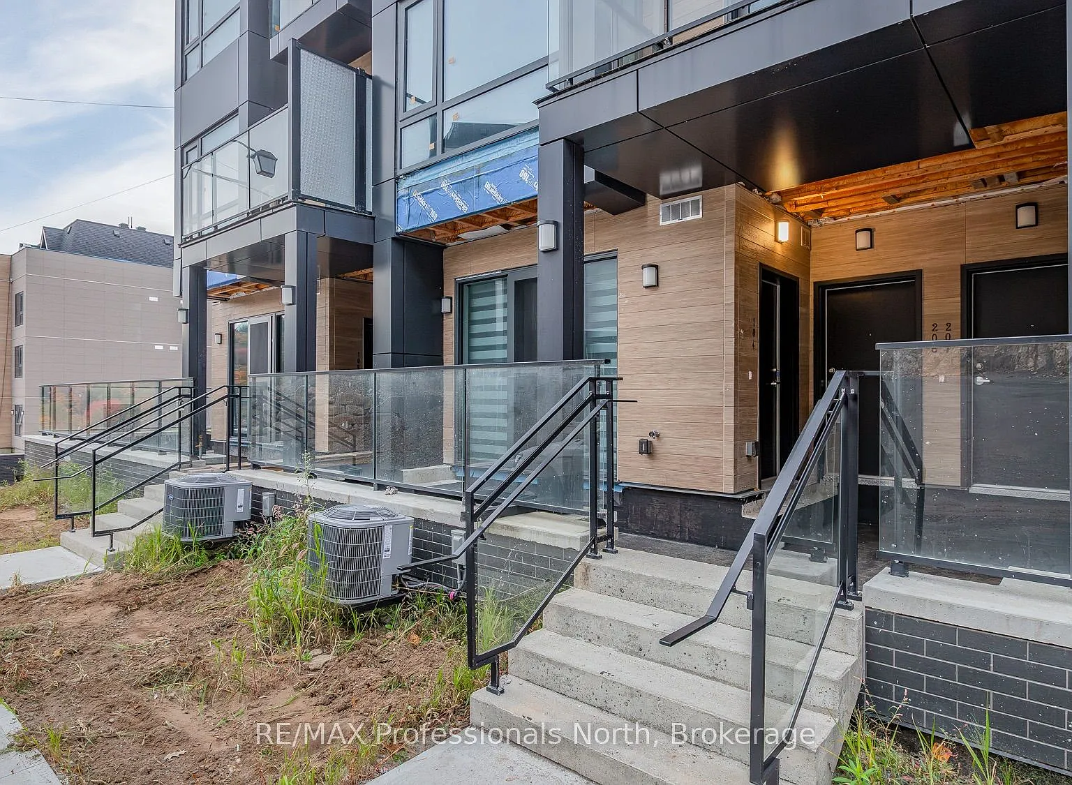 2 bed, $2,850 — Photo 2