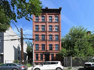 208 15th St, Jersey City, NJ 07310