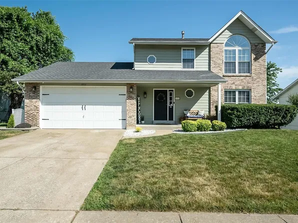 1032 Apricot Dr, Saint Charles, MO 63301