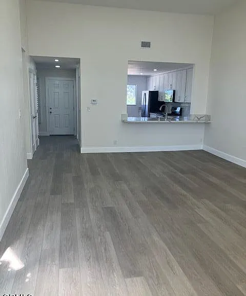 510 Island View Cir #510 — Photo 4