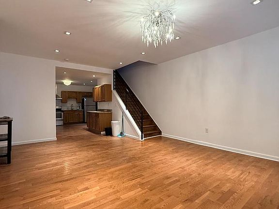 3rd image of 5021 Hazel Ave