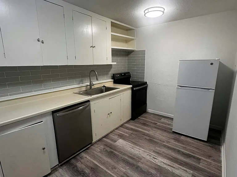 Range + Dishwasher