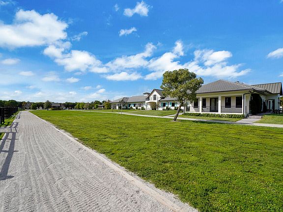 5th image of 4915 Stables Way