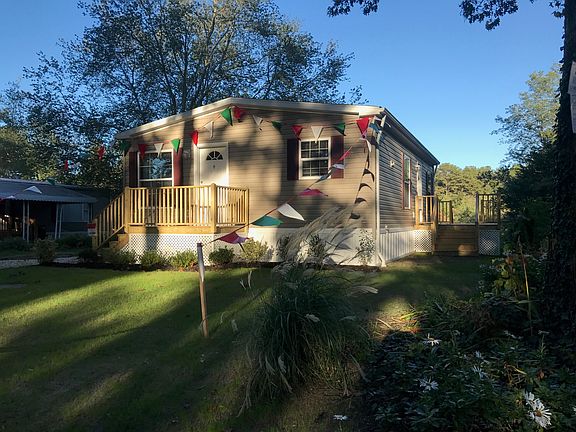 2nd image of 525 Riverleigh Ave Unit B9
