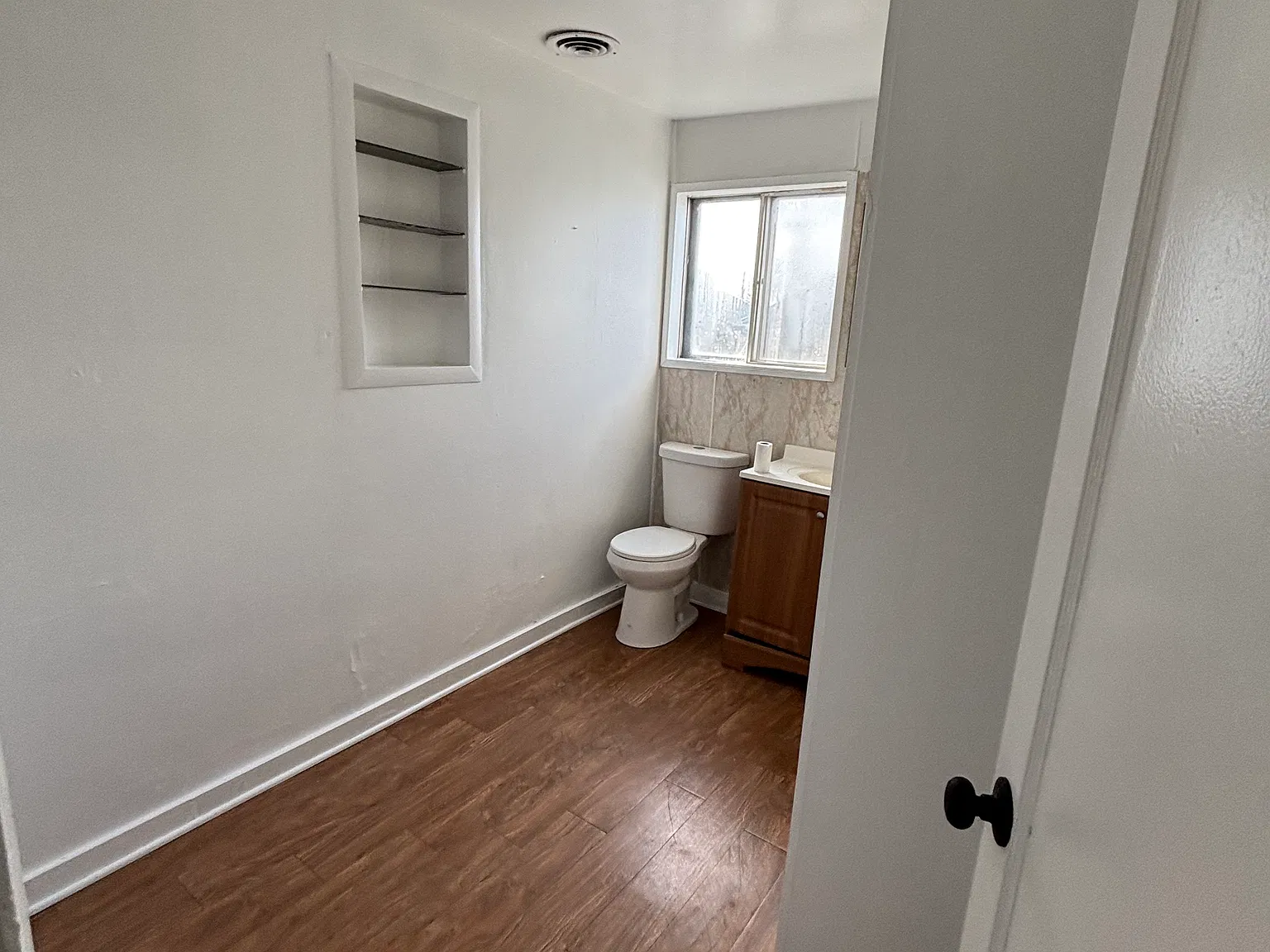 4 bed, $1,995 — Photo 2