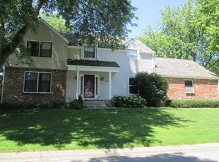 2206 S 166th St, Omaha, NE 68130