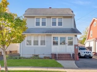 75 Scrivens St, Totowa Boro, NJ 07512