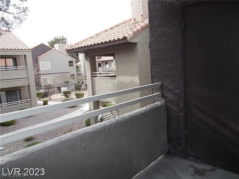 5062 S Rainbow Blvd #203 — Photo 12